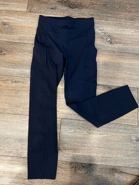 lululemon women’s size 4